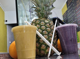 Main Squeeze Smoothie Juicebar food