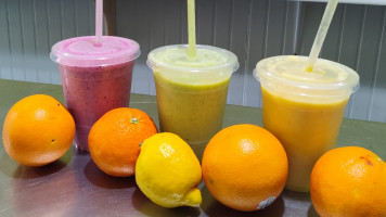 Main Squeeze Smoothie Juicebar food