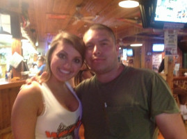 Hooters food