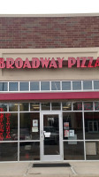 Broadway Pizza outside