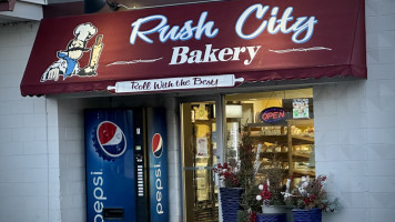 Rush City Bakery outside