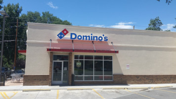 Domino's Pizza outside