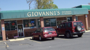 Giovanni's Pizza inside