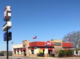 Dairy Queen outside