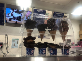 Baskin Robbins inside