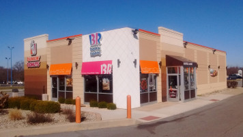 Baskin-robbins outside