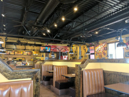 Zaxby's inside