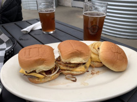 Cranker's And Brewery food