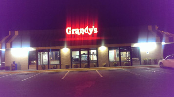 Grandy's inside