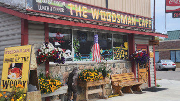 Woodsman Cafe outside