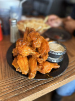 Duff's Famous Wings inside