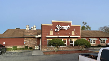 Sonny's Bbq outside