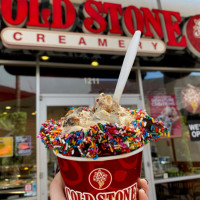 Cold Stone Creamery outside