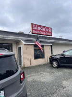 Linda's Breakfast Place outside