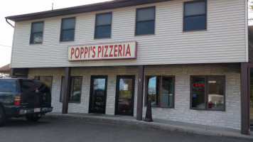 Poppi's Pizzeria outside