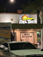 Del Taco outside