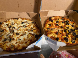 Domino's Pizza food