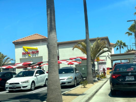 In-n-out Burger outside