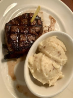 Mo Brady's Steakhouse food