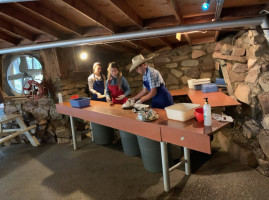 D Chuckwagon Suppers food