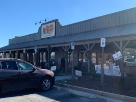 Cracker Barrel Old Country Store outside