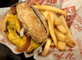 Red Robin Gourmet Burgers And Brews food