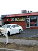 Ponchito's Taqueria outside