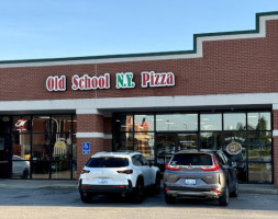 Old School N.y. Pizza outside