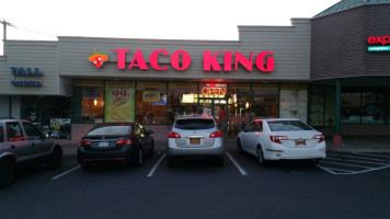 Taco King outside