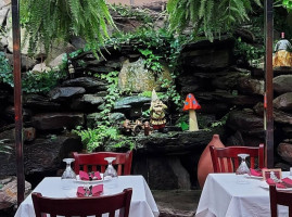 Old Tbilisi Garden food