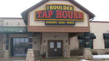 Boulder Tap House Mankato food