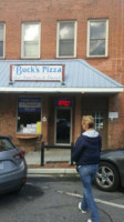 Buck's Pizza food