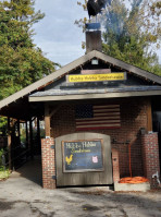 Hubba Hubba Smokehouse outside