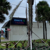 Spanky’s 33 Tavern outside