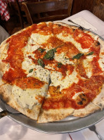 Grimaldi's Pizzeria Garden City food