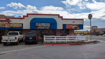 Carnitas Michoacan outside