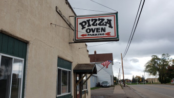 Pizza Oven outside