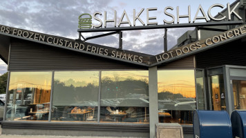 Shake Shack New Hyde Park food