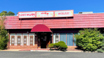 Szechuan House inside