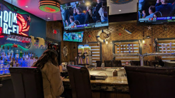 Logan's Roadhouse inside