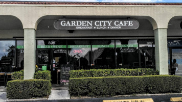 Garden City Cafe inside