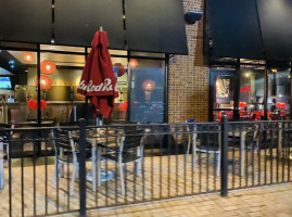 Red Robin Gourmet Burgers And Brews outside