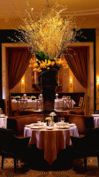 Café Carlyle food