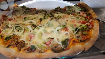 Basilico's Original Hand-tossed Pizza food