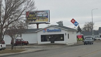 Domino's Pizza outside