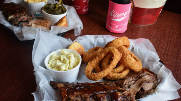 Rippy's Honky Tonk food