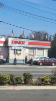 Farmingdale Diner outside