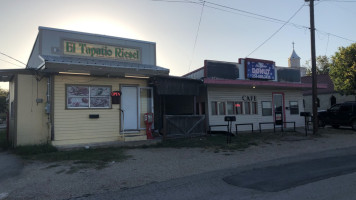 El Tapatio outside