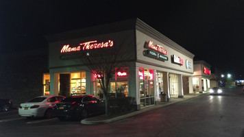 Mama Theresa's outside