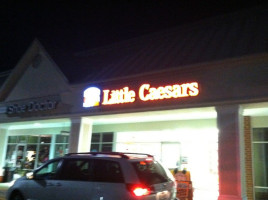 Little Caesars Pizza outside